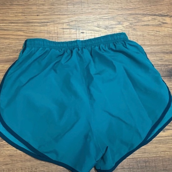 Nike Dri Fit Shorts Size Small - Picture 2 of 3